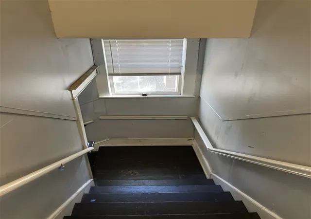 Photo 3 of House for sale at 733 Kirby Pl, Shreveport, LA 71104 | MLS# 21171676 | Listing updated on 2026-08-10