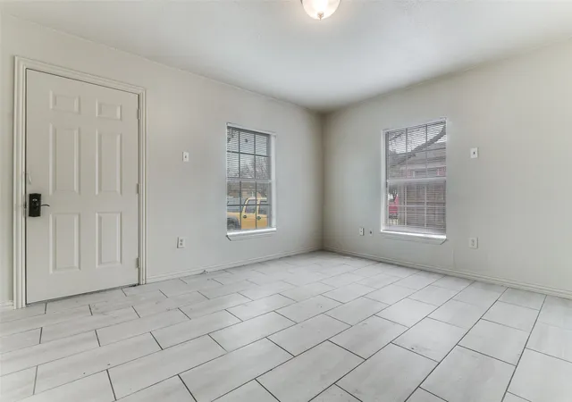 4th image of 7909 Wanebe Dr, Dallas, TX 75235 | MLS# 21173669