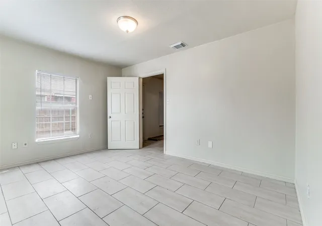 5th image of 7909 Wanebe Dr, Dallas, TX 75235 | MLS# 21173669