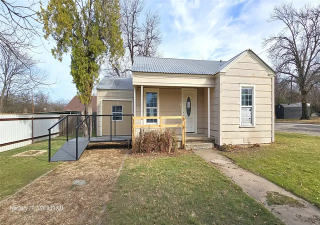 Homes for sale in Coleman, TX | 317 E 10th St, Coleman, TX 76834 | MLS# 21174300