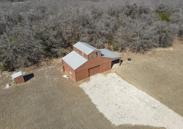 Homes for sale in Iredell, TX | 160 Private Road 2161, Iredell, TX 76649 | MLS# 21174401