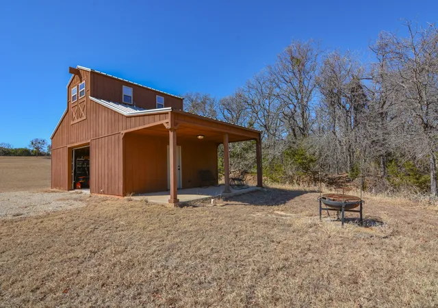Homes for sale in Iredell, TX | 160 Private Road 2161, Iredell, TX 76649 | MLS# 21174401