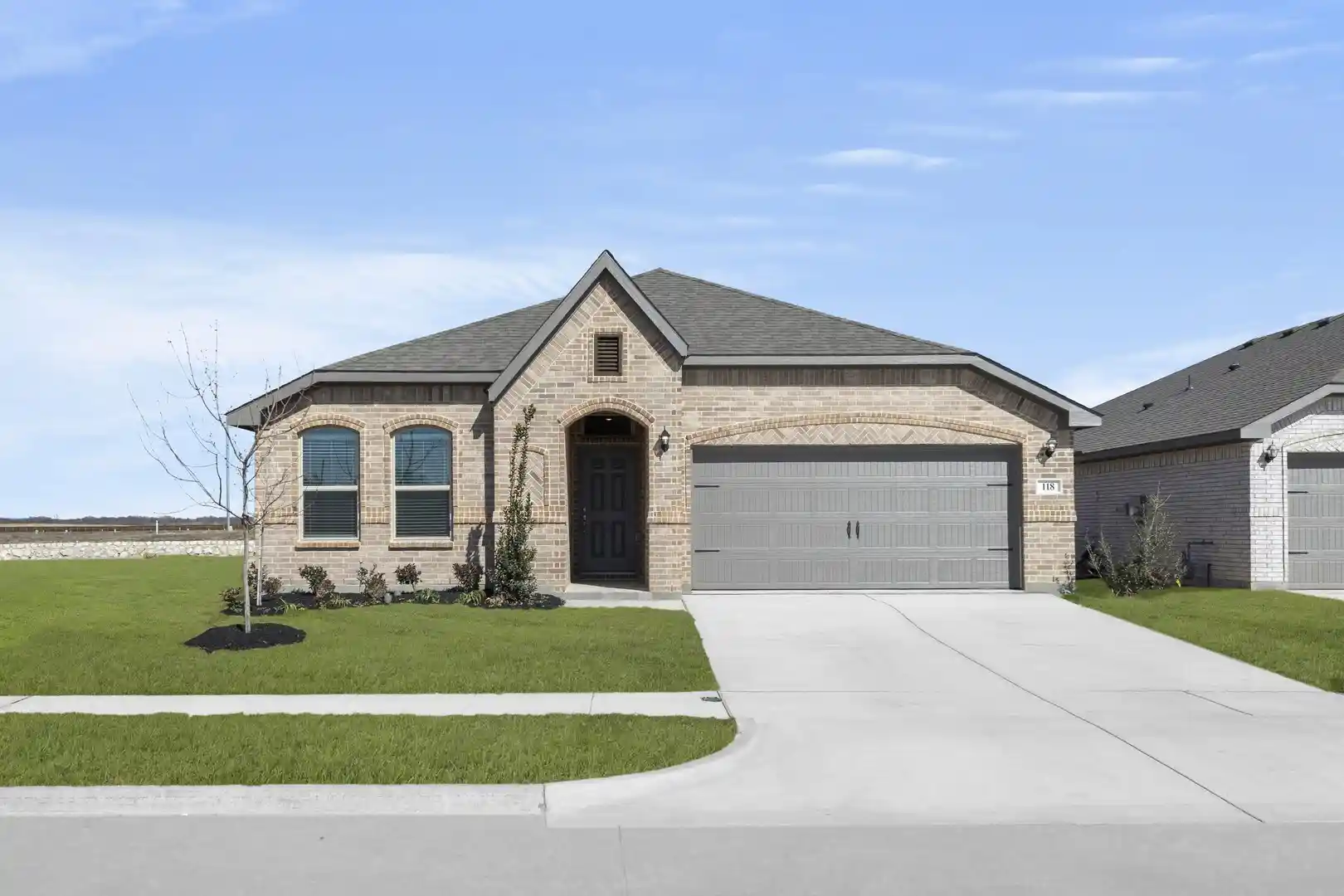 Photo 1 of Sale Pending at 118 Coyote Cir, Terrell, TX 75160 | MLS# 21174665 | Listing updated on 2026-10-17