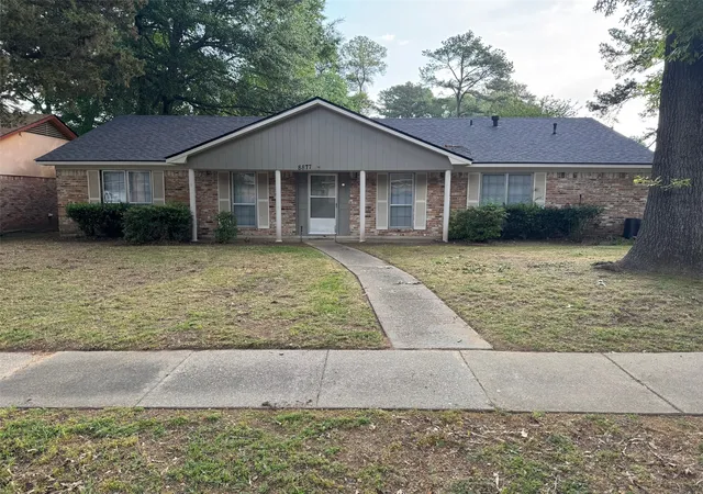 Photo 2 of Sale Pending at 8877 Bayonne Dr, Shreveport, LA 71118 | MLS# 21172998 | Listing updated on 2026-08-19