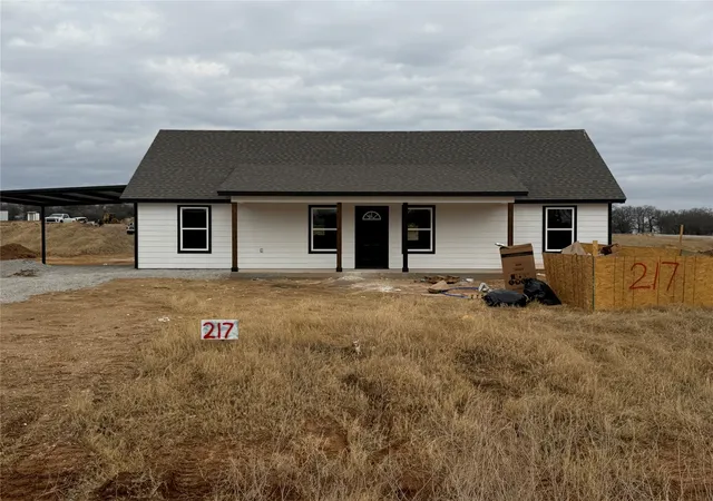 Homes for sale in Springtown, TX | 217 Altom Rd, Springtown, TX 76082 | MLS# 21174851