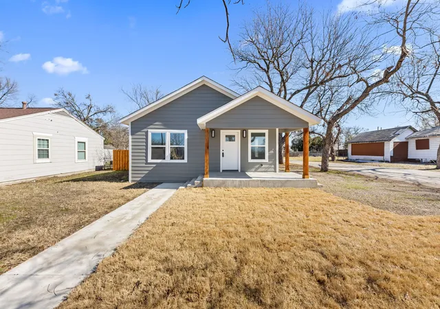 Homes for sale in Dallas, TX | 2330 Idaho Ave, Dallas, TX 75216 | MLS# 21172406