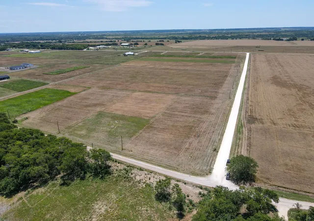 Homes for sale in Grandview, TX | 9109 County Road 101A, Grandview, TX 76050 | MLS# 21173483