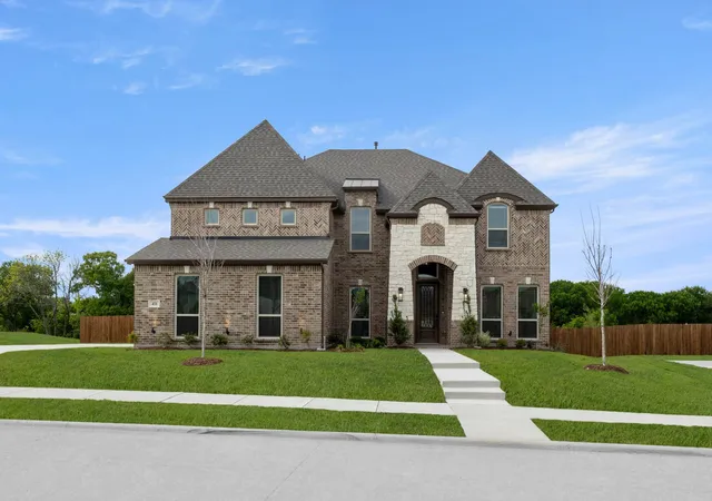 Photo 1 of Single family home for sale at 411 Hidden Lakes Dr, De Soto, TX 75115 | MLS# 21175044 | Listing updated on 2026-10-31
