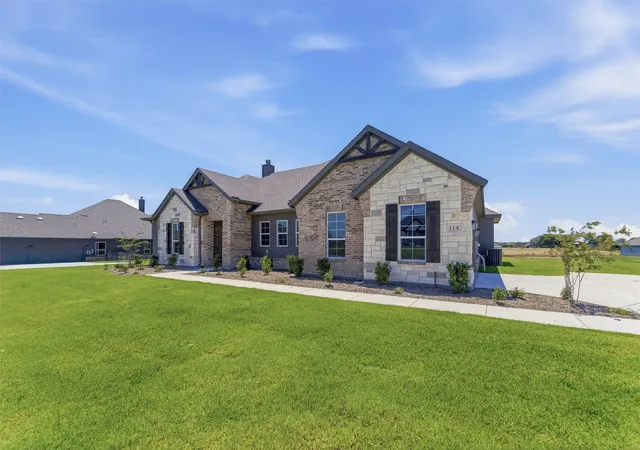 Homes for sale in Decatur, TX | 114 Hillview Trl, Decatur, TX 76234 | MLS# 21175263