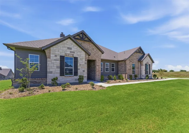 Homes for sale in Decatur, TX | 114 Hillview Trl, Decatur, TX 76234 | MLS# 21175263