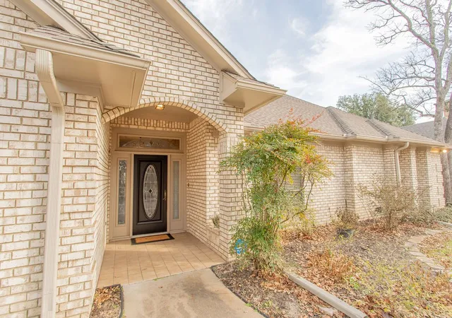 Photo 4 of Sale Pending at 241 Hideaway Ln E, Lindale, TX 75771 | MLS# 21175248 | Listing updated on 2026-07-16