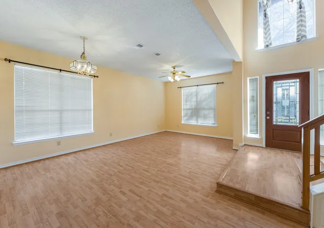 Photo 3 of Single family home for sale at 4303 Solitude Ct, Arlington, TX 76017 | MLS# 21167885 | Listing updated on 2026-08-25