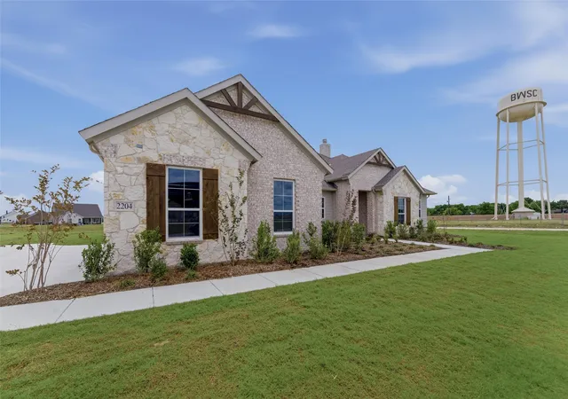 Photo 2 of Sale Pending at 2204 Continent Ct, Krum, TX 76249 | MLS# 21175463 | Listing updated on 2026-08-31