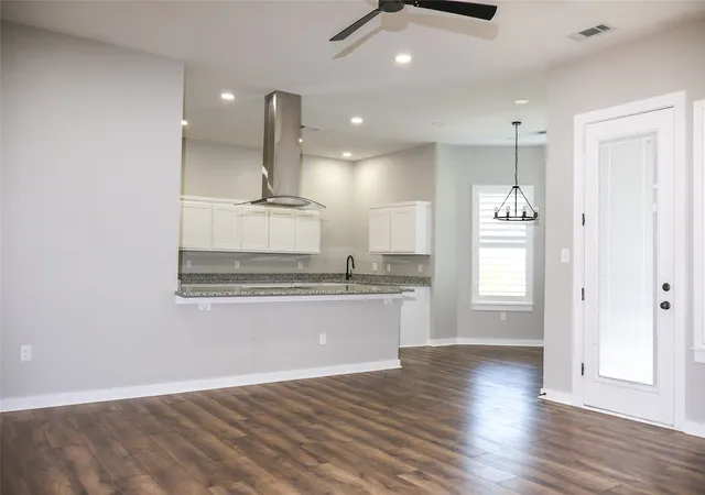Photo 3 of Single family home for sale at 410 Simpson, Sherman, TX 75092 | MLS# 21175495 | Listing updated on 2026-08-28
