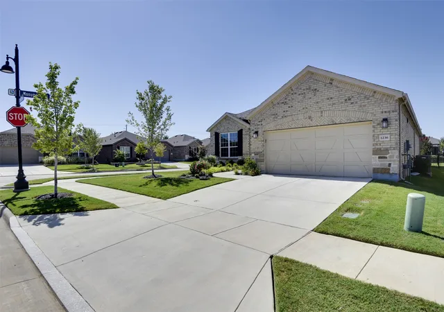 Photo 3 of Single family home for sale at 1236 Cornerstone Dr, Little Elm, TX 76227 | MLS# 21172195 | Listing updated on 2026-08-24
