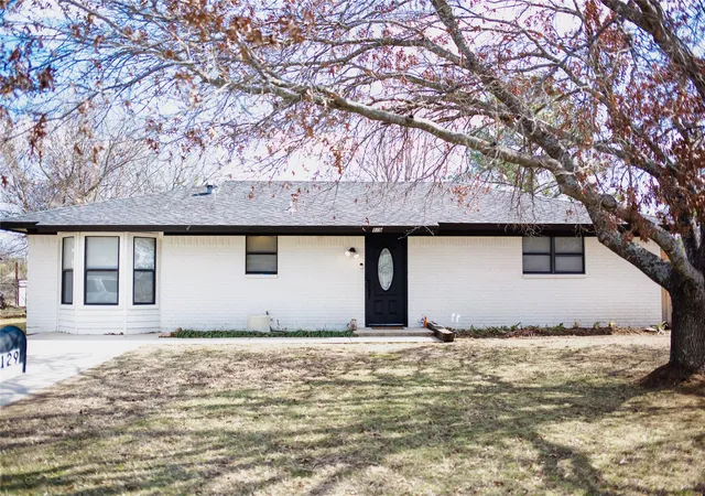 Photo 1 of Single family home for sale at 129 Bowie Circle, Brownwood, TX 76801 | MLS# 21172988 | Listing updated on 2026-10-01