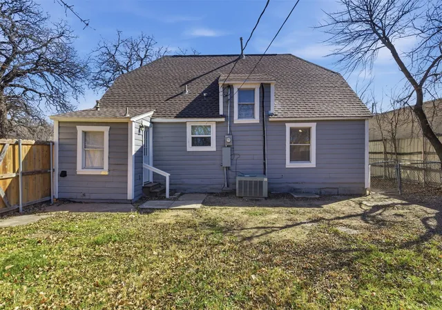 17th image of 2115 Roanoke Ave, Dallas, TX 75235 | MLS# 21175590