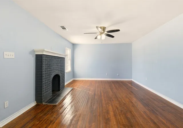 3rd image of 2115 Roanoke Ave, Dallas, TX 75235 | MLS# 21175590