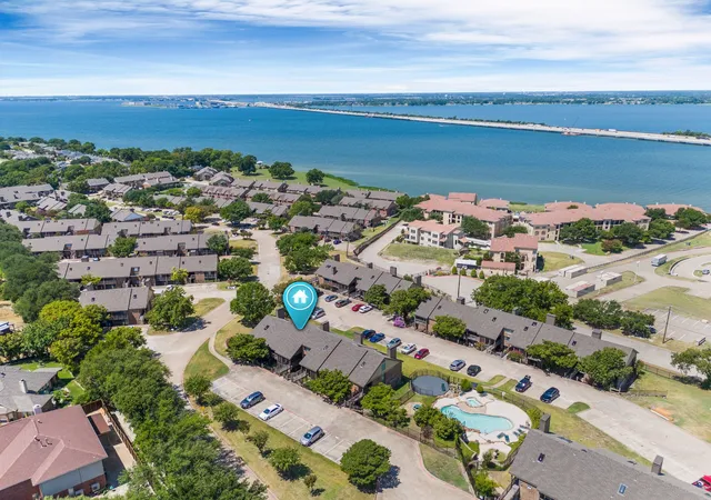 Photo 1 of Condo for sale at 814 Signal Ridge Pl, Rockwall, TX 75032 | MLS# 21174473 | Listing updated on 2026-07-11