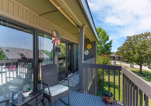 Photo 2 of Condo for sale at 814 Signal Ridge Pl, Rockwall, TX 75032 | MLS# 21174473 | Listing updated on 2026-07-11