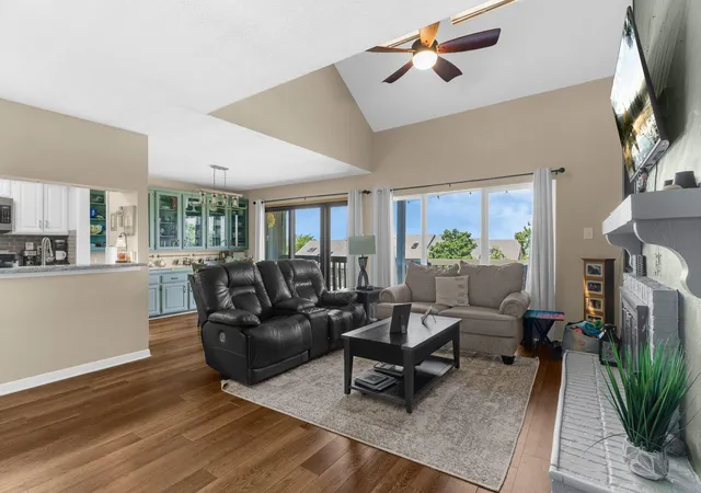 Photo 4 of Condo for sale at 814 Signal Ridge Pl, Rockwall, TX 75032 | MLS# 21174473 | Listing updated on 2026-07-11