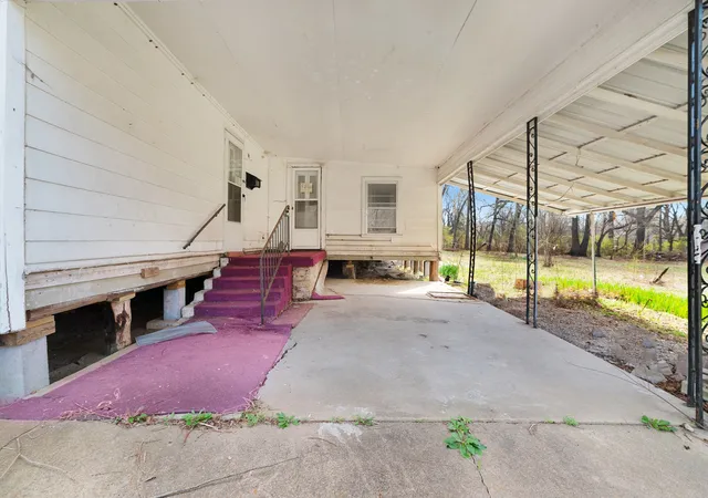 Photo 3 of Single family home for sale at 1080 Hearon St, Paris, TX 75460 | MLS# 21172330 | Listing updated on 2026-09-02