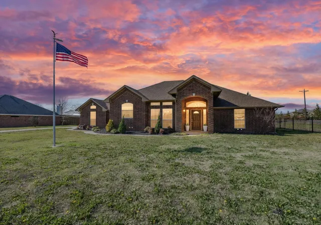 Photo 1 of Single family home for sale at 10000 Fireside Ln, Forney, TX 75126 | MLS# 21170383 | Listing updated on 2026-09-24