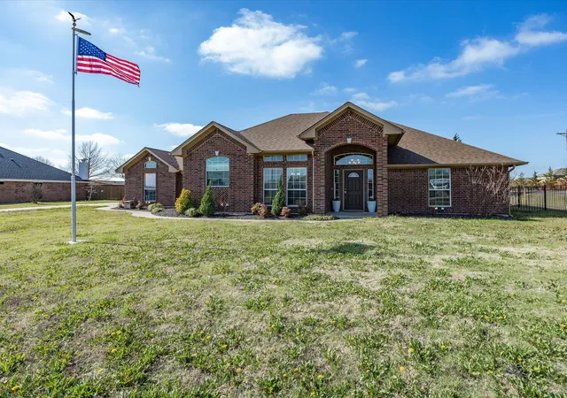 Photo 2 of Single family home for sale at 10000 Fireside Ln, Forney, TX 75126 | MLS# 21170383 | Listing updated on 2026-09-24