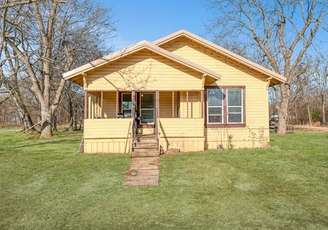 Homes for sale in Clarksville, TX | 5366 Farm Road 2573, Clarksville, TX 75426 | MLS# 21175486
