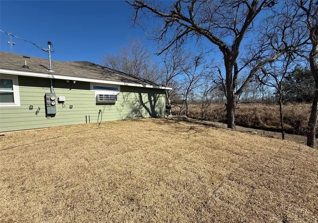 Photo 2 of House for sale at 1704 E 3Rd St, Lampasas, TX 76550 | MLS# 21175980 | Listing updated on 2026-08-04