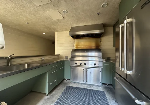 Listing Photo 2 - Condo for sale in The Neil P located at 411 W 7Th St, Fort Worth, TX 76102 - Unit #1007