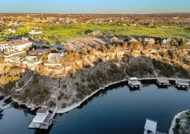 Homes for sale in Strawn, TX | 1013 Harbor View Dr, Strawn, TX 76475 | MLS# 21176027