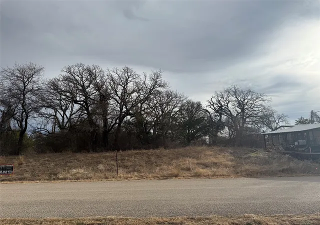 Photo 1 of Land for sale at 5905 Arrowhead Dr, Granbury, TX 76048 | MLS# 21176406 | Listing updated on 2026-08-18