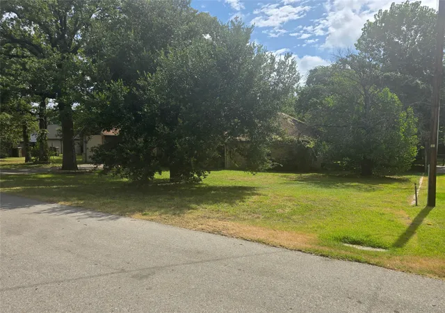 Photo 4 of Sale Pending at 6313 Bettinger Dr, Colleyville, TX 76034 | MLS# 21171862 | Listing updated on 2026-09-27