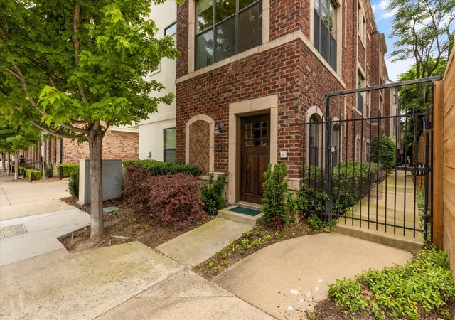 Homes for sale in Dallas, TX | 2123 Albany St, Dallas, TX 75201 | MLS# 21176332