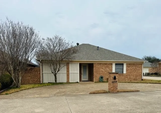 Photo 1 of Single family home for sale at 1408 Elmwood St, Sulphur Springs, TX 75482 | MLS# 21158043 | Listing updated on 2026-08-31