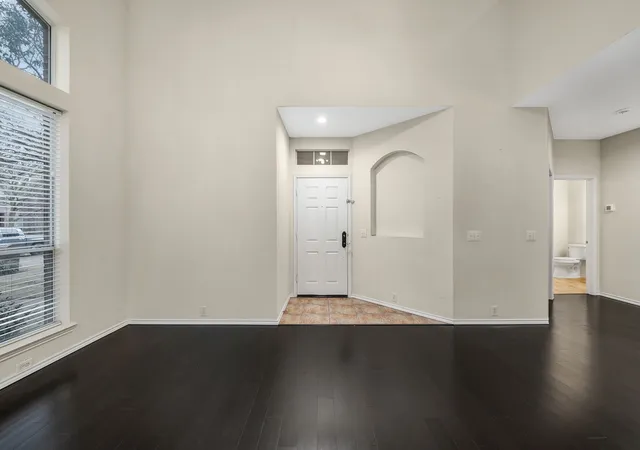 Photo 4 of Sale Pending at 11462 Fountainbridge Dr, Frisco, TX 75035 | MLS# 21165192 | Listing updated on 2026-07-20