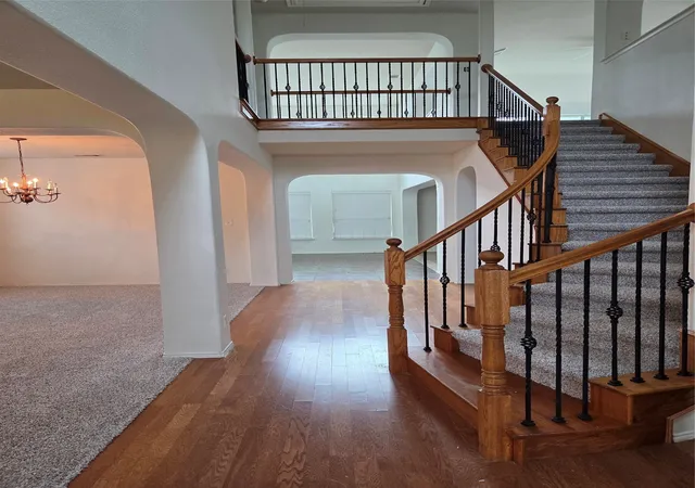Photo 2 of Sale Pending at 662 Oak Creek Dr, Cedar Hill, TX 75104 | MLS# 21167923 | Listing updated on 2026-08-24