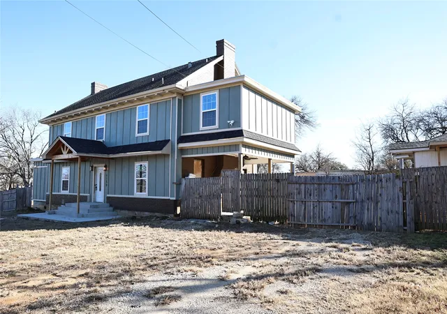2nd image of 5120 Barnett St, Fort Worth, TX 76112 | MLS# 21172693