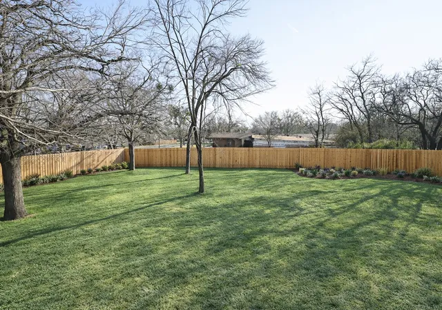 3rd image of 5120 Barnett St, Fort Worth, TX 76112 | MLS# 21172693
