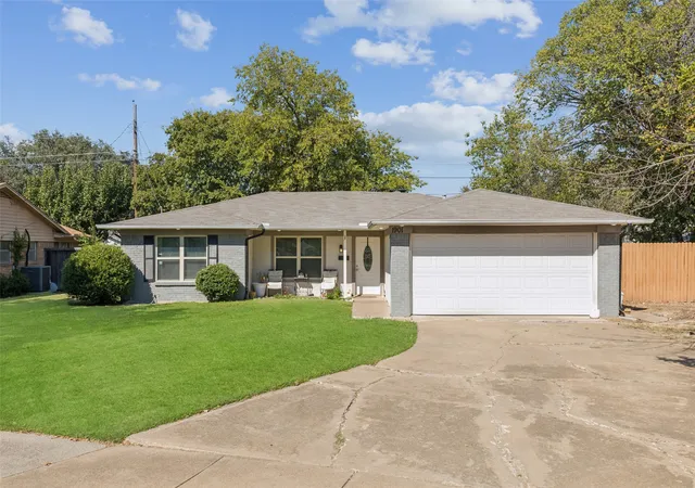 Homes for sale in Irving, TX | 1901 Kris St, Irving, TX 75060 | MLS# 21167876