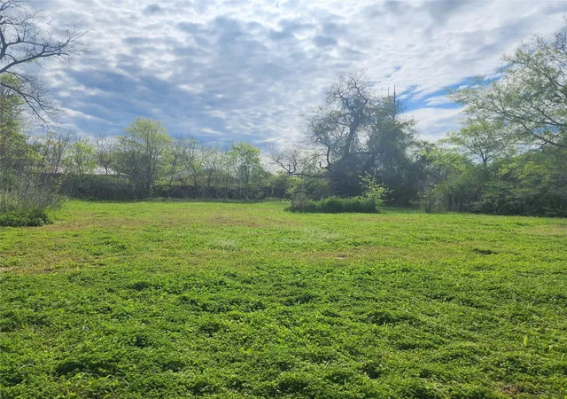 Photo 3 of Land for sale at 2927 Wellington St, Greenville, TX 75401 | MLS# 21173336 | Listing updated on 2026-07-20