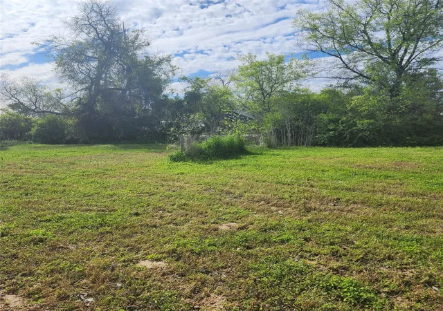 Photo 3 of Land for sale at 2927 Wellington St, Greenville, TX 75401 | MLS# 21173336 | Listing updated on 2026-07-20