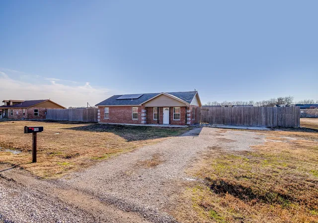 Homes for sale in Itasca, TX | 606 S Aquilla St, Itasca, TX 76055 | MLS# 21175306