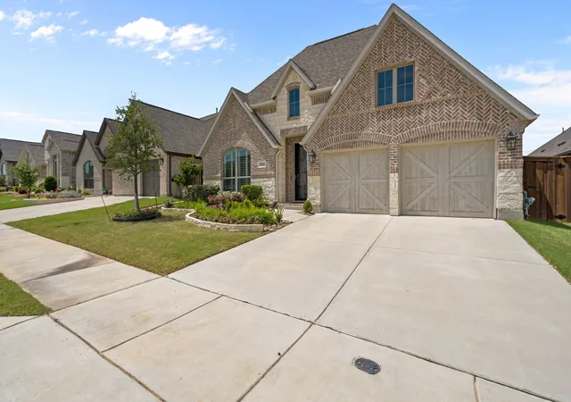 Photo 2 of Single family home for sale at 10524 Oates Branch Ln, Fort Worth, TX 76126 | MLS# 21168094 | Listing updated on 2026-07-13