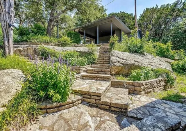 Photo 4 of Single family home for sale at 4307 Acoma Ct, Granbury, TX 76048 | MLS# 21177055 | Listing updated on 2026-09-29