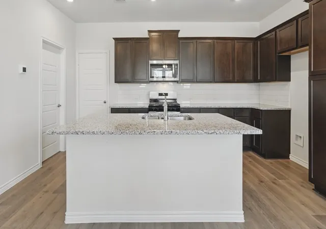 Photo 2 of Townhouse for sale at 1916 Hellams Ln, Royse City, TX 75189 | MLS# 21177089 | Listing updated on 2026-09-18