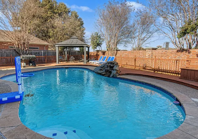 Photo 1 of Single family home for sale at 6400 Briercliff Ct, Fort Worth, TX 76132 | MLS# 21174396 | Listing updated on 2026-09-17