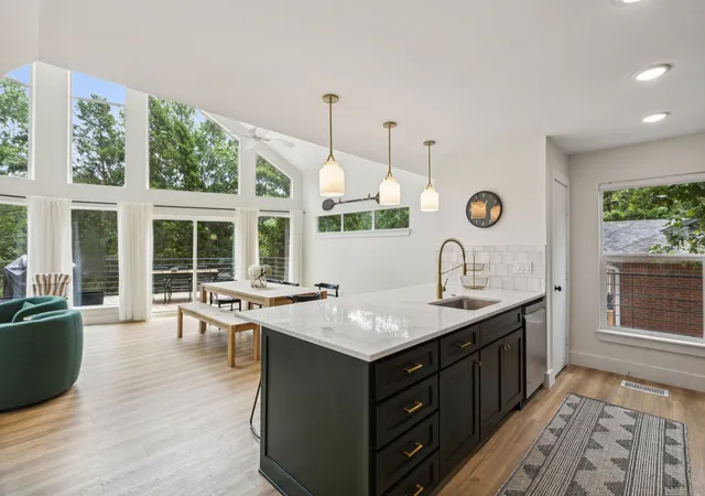 Photo 2 of Single family home for sale at 5336 Point La Vista Rd, Malakoff, TX 75148 | MLS# 21177256 | Listing updated on 2026-08-18