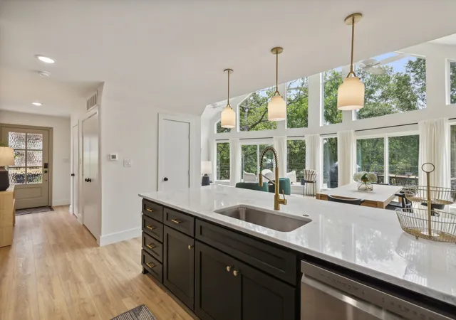 Photo 3 of Single family home for sale at 5336 Point La Vista Rd, Malakoff, TX 75148 | MLS# 21177256 | Listing updated on 2026-08-18